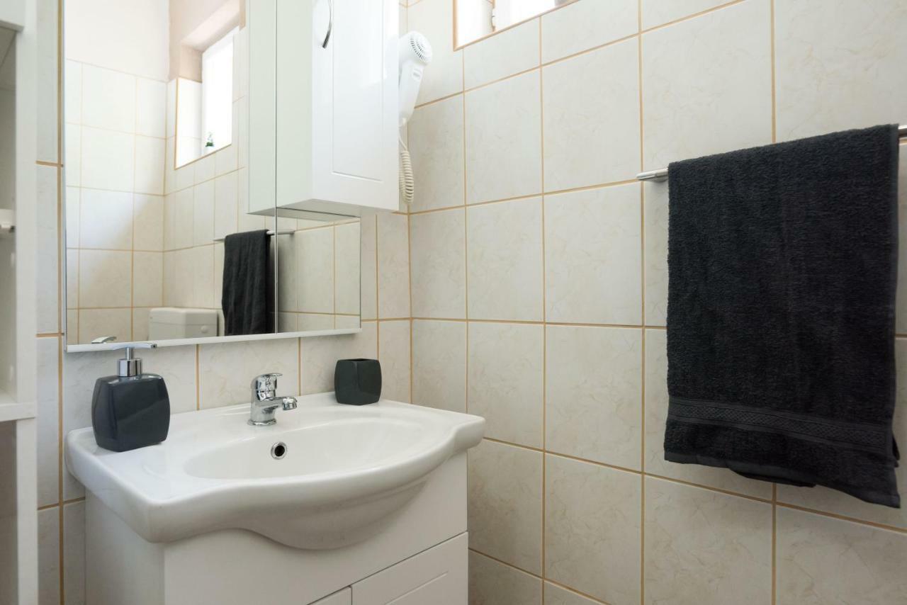 Apartment Antonio Vir Εξωτερικό φωτογραφία
